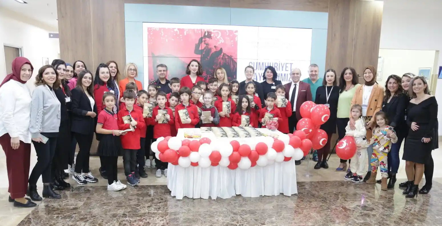 "Çocukların Gözünden Cumhuriyet" resim sergisi açıldı
