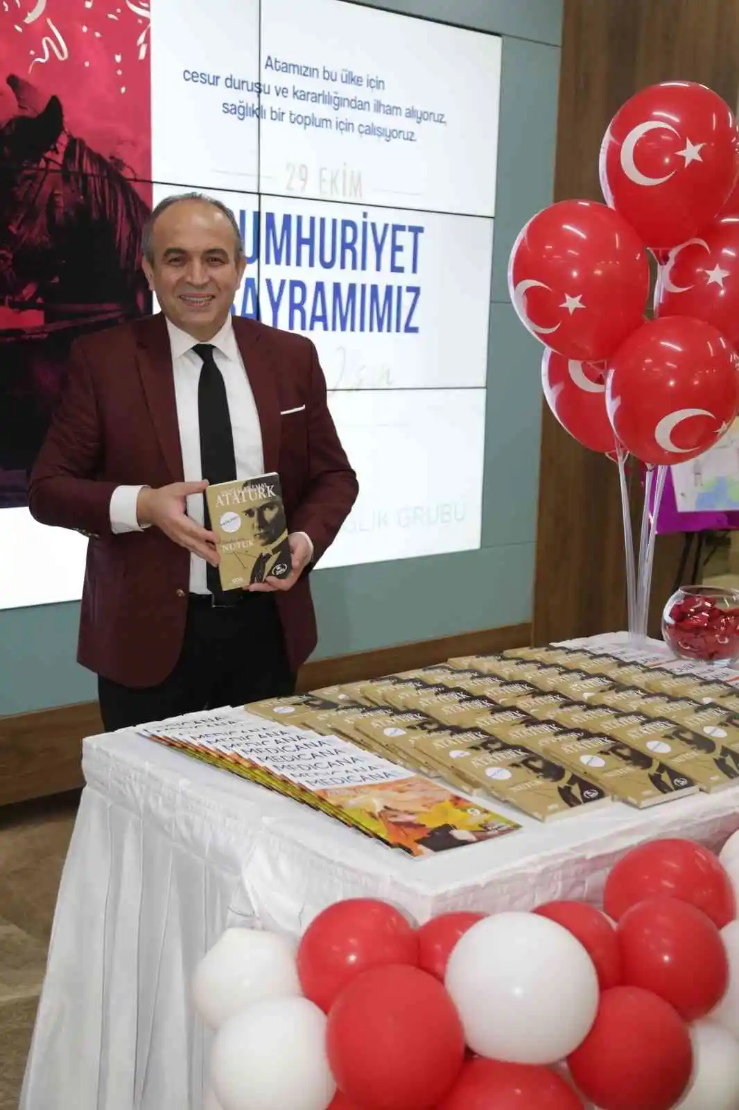 “Çocukların Gözünden Cumhuriyet” resim sergisi açıldı