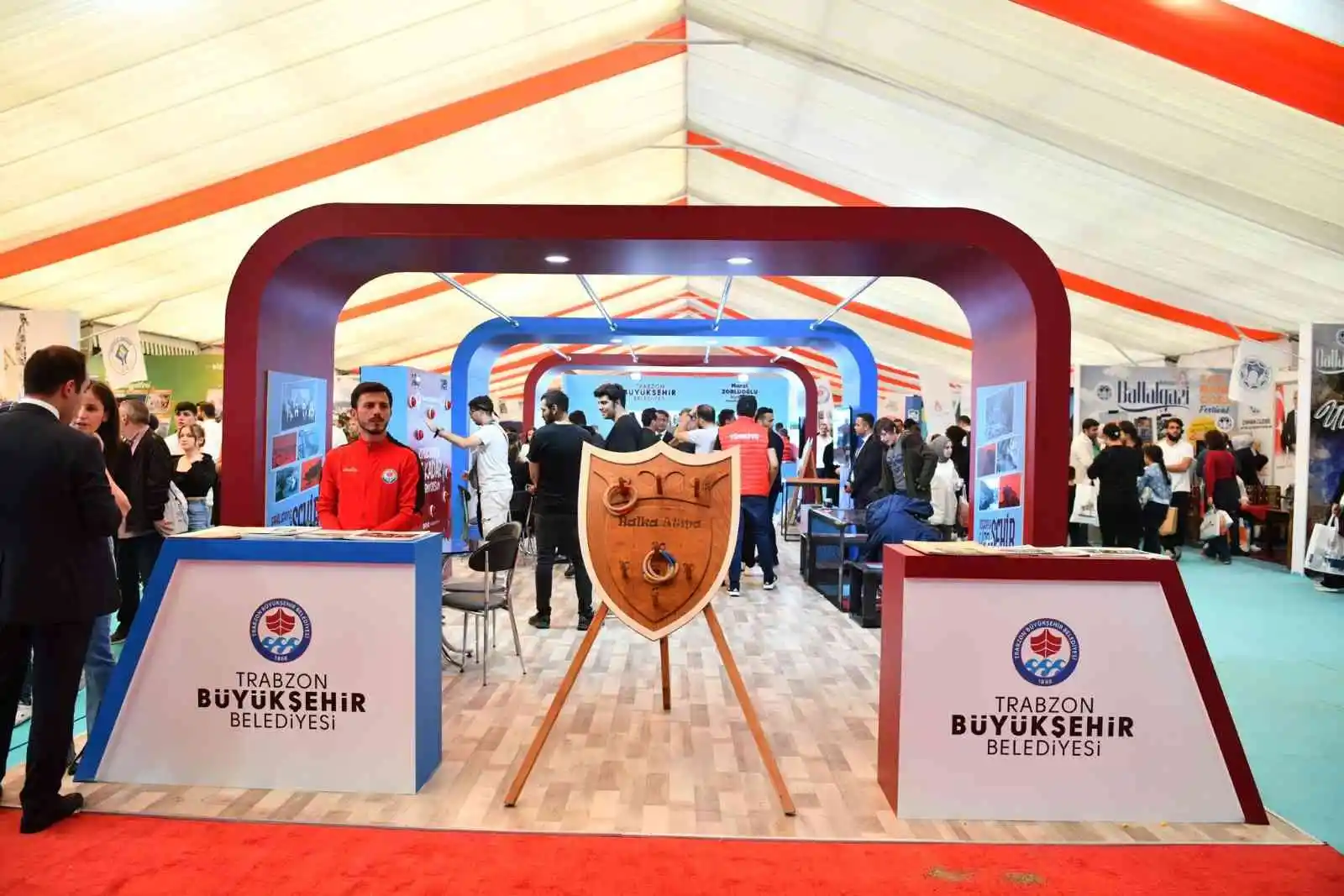 Cumhurbaşkanı Erdoğan’dan Başkan Zorluoğlu’na ödül
