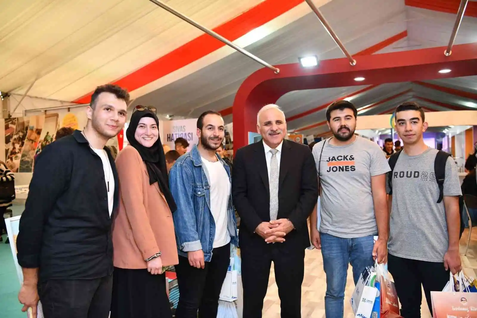 Cumhurbaşkanı Erdoğan’dan Başkan Zorluoğlu’na ödül

