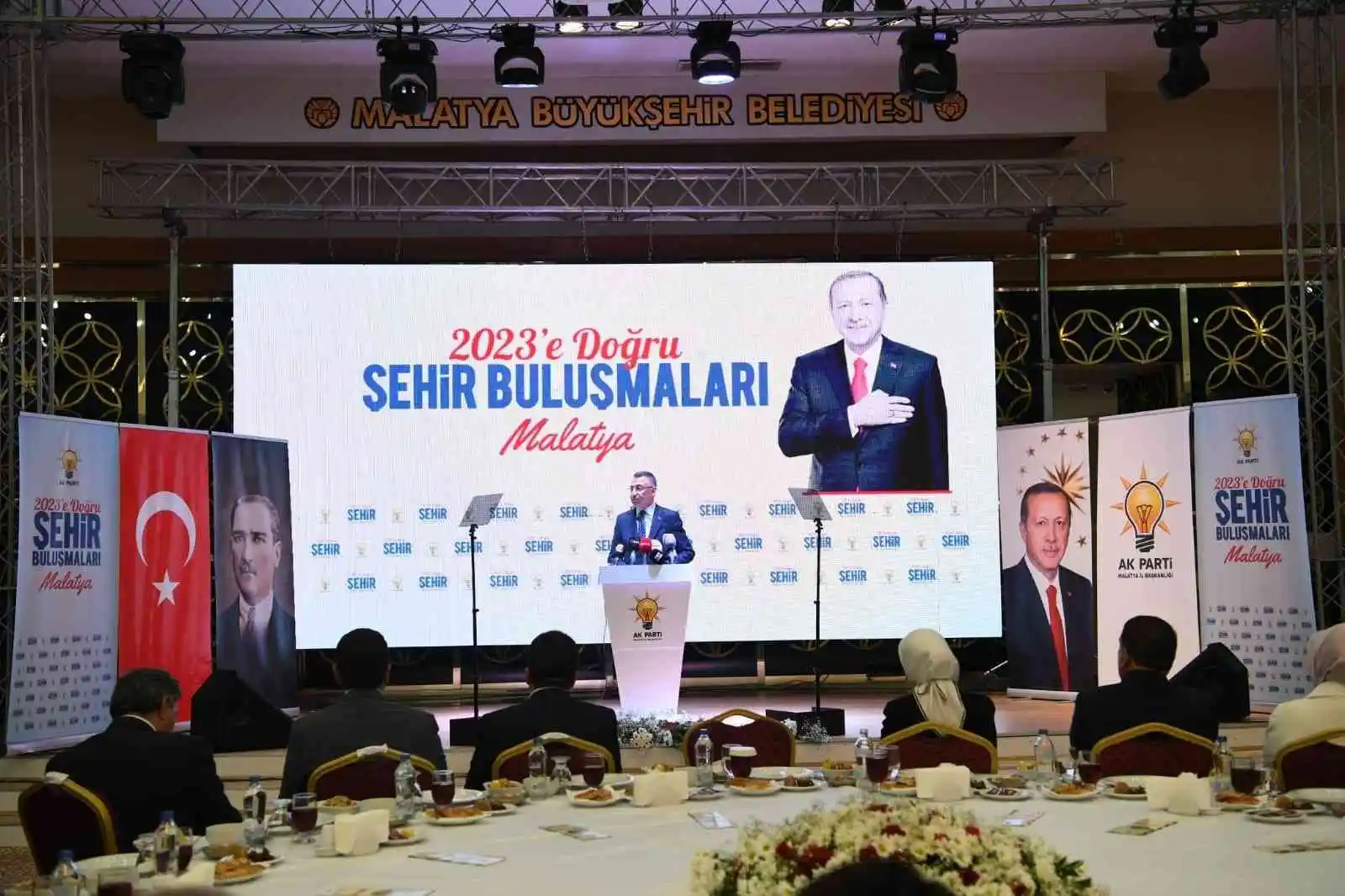 Cumhurbaşkanı Yardımcısı Oktay: "Kılıçdaroğlu ABD'de turistik gezi yapıyor"