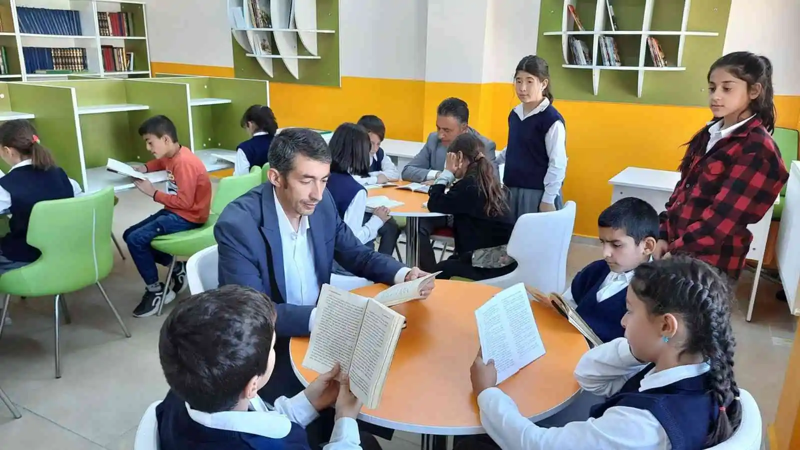 Dede Korkut’un adı Maden İlkokulu ve Ortaokulu kütüphanesinde yaşatılacak
