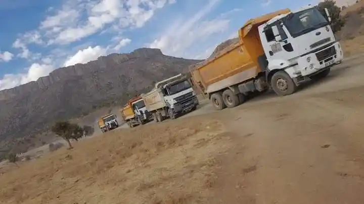 Derecik’te yol yapım çalışmalarına hız verildi
