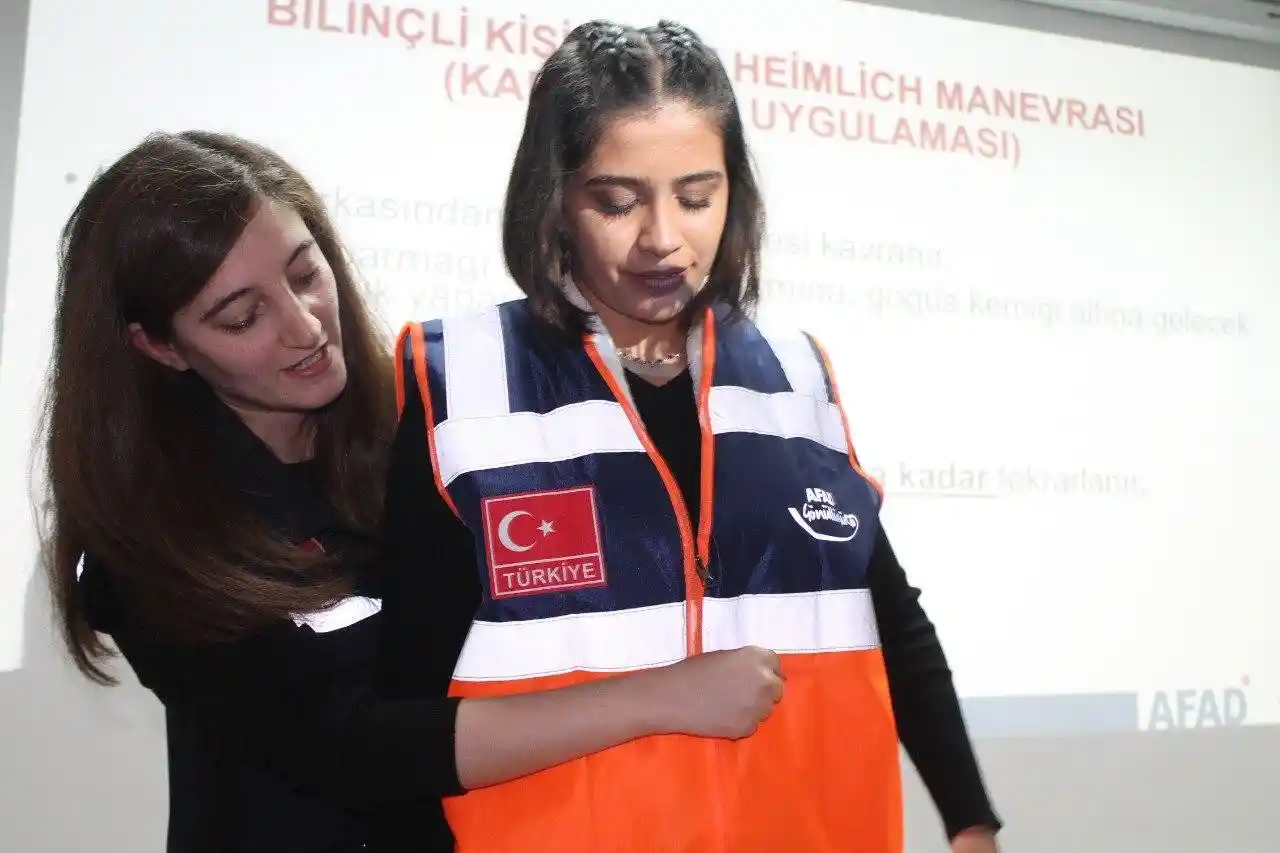 Destek AFAD gönüllüsü eğitiminin son gününde 25 katılımcı eğitimi başarılı şekilde tamamladı