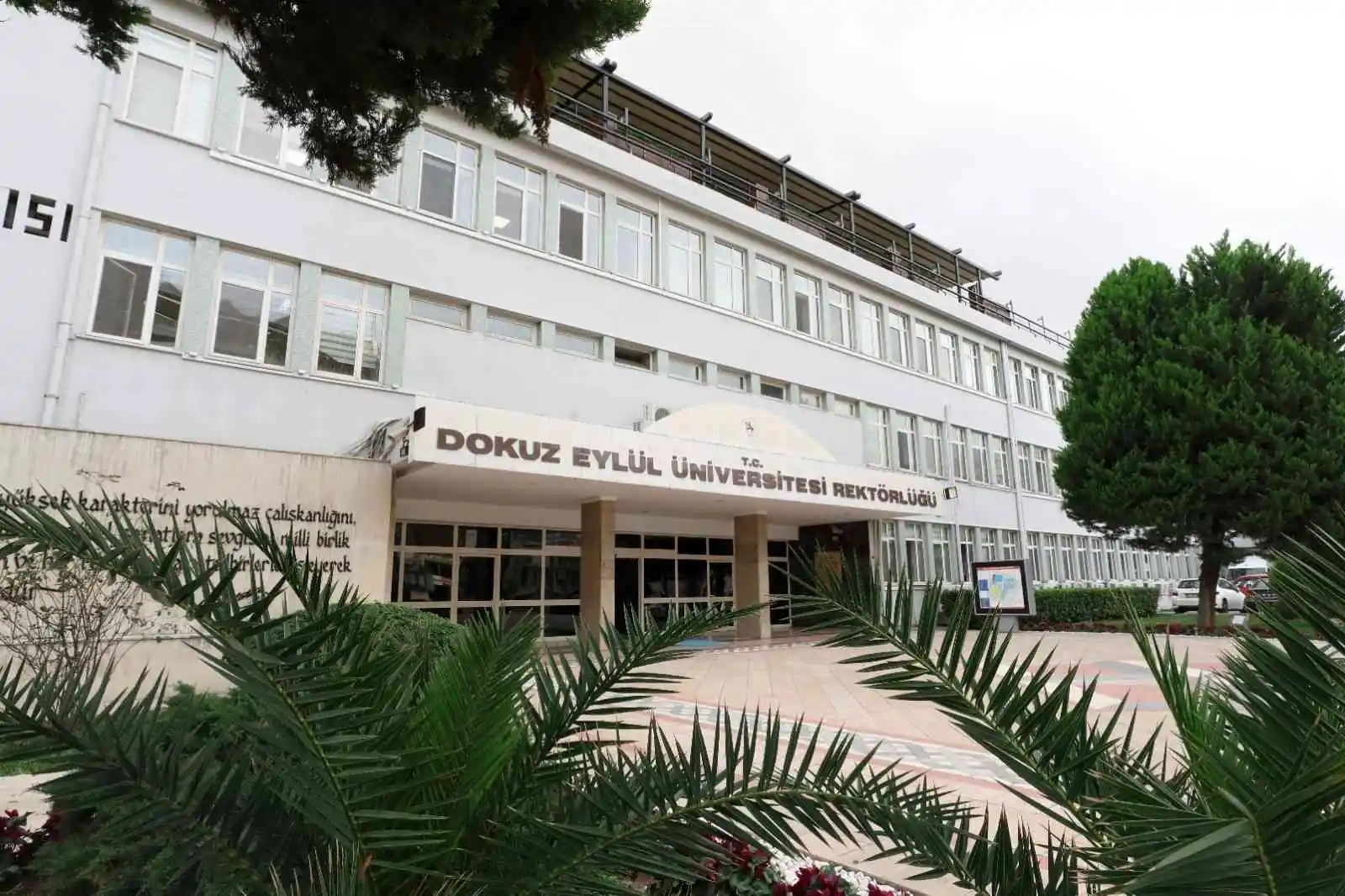 DEÜ'nün uluslararası yükselişi sürüyor
