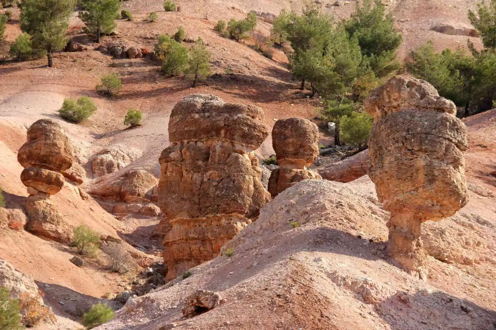 Doğa harikası 'Kale Peri Bacaları' turizme kazandırılmak isteniyor
