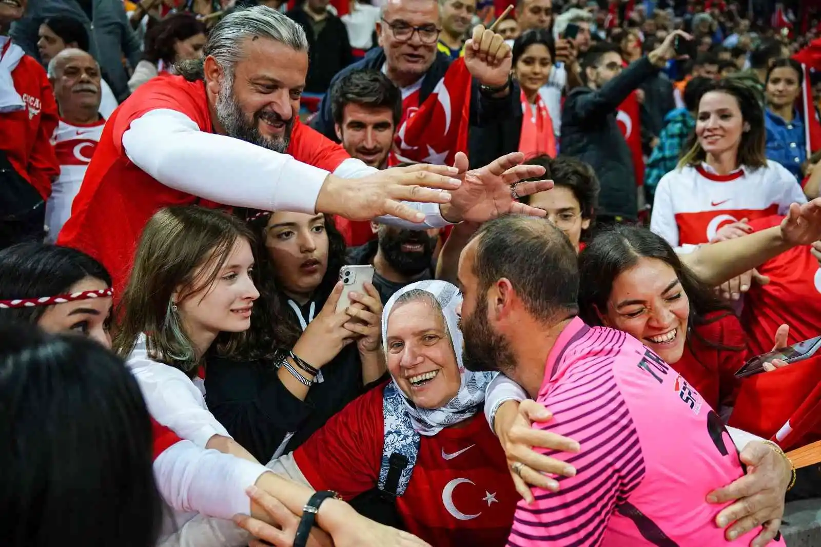 Dünya Kupası, Ampute Futbol Milli Takımı’nın ellerinde yükseldi
