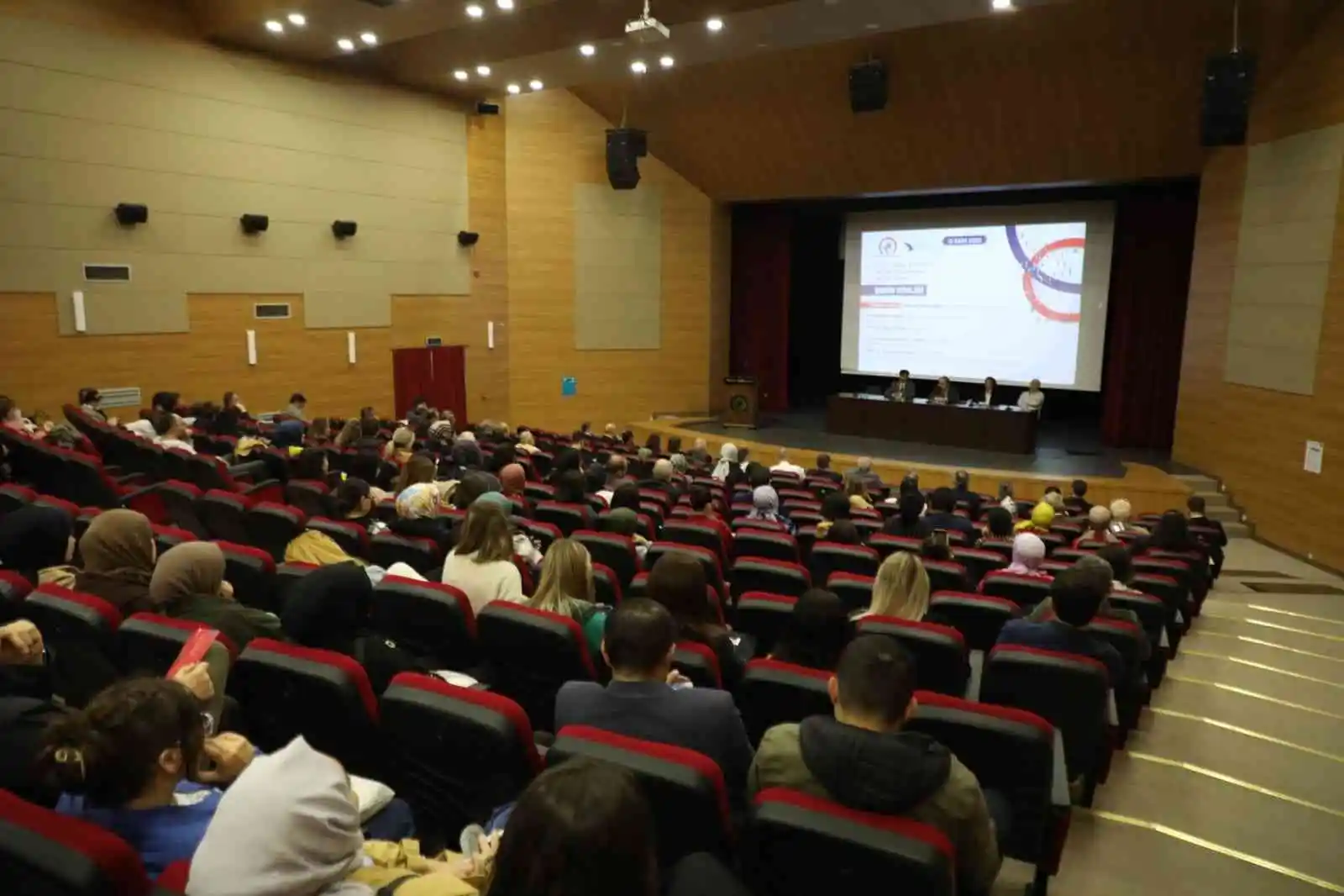 Düzce şehir kimliği ve sosyal bütünleşme sempozyumu başladı