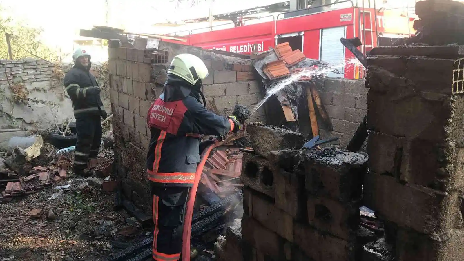 Edirne'de kullanılmayan evin kömürlüğünde yangın çıktı