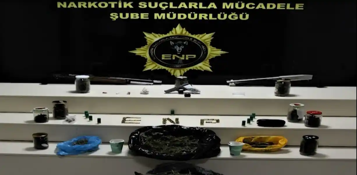 Edirne’de narkotik ekipleri şafak operasyonu düzenledi: 9 şüpheliden 4’ü tutuklandı