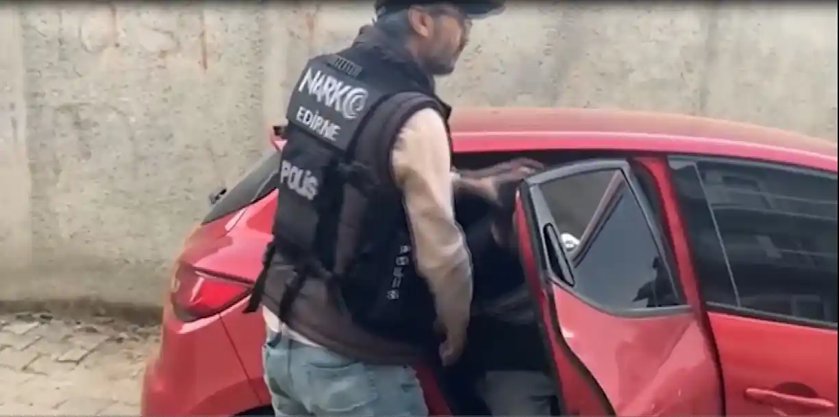 Edirne’de narkotik ekipleri şafak operasyonu düzenledi: 9 şüpheliden 4’ü tutuklandı