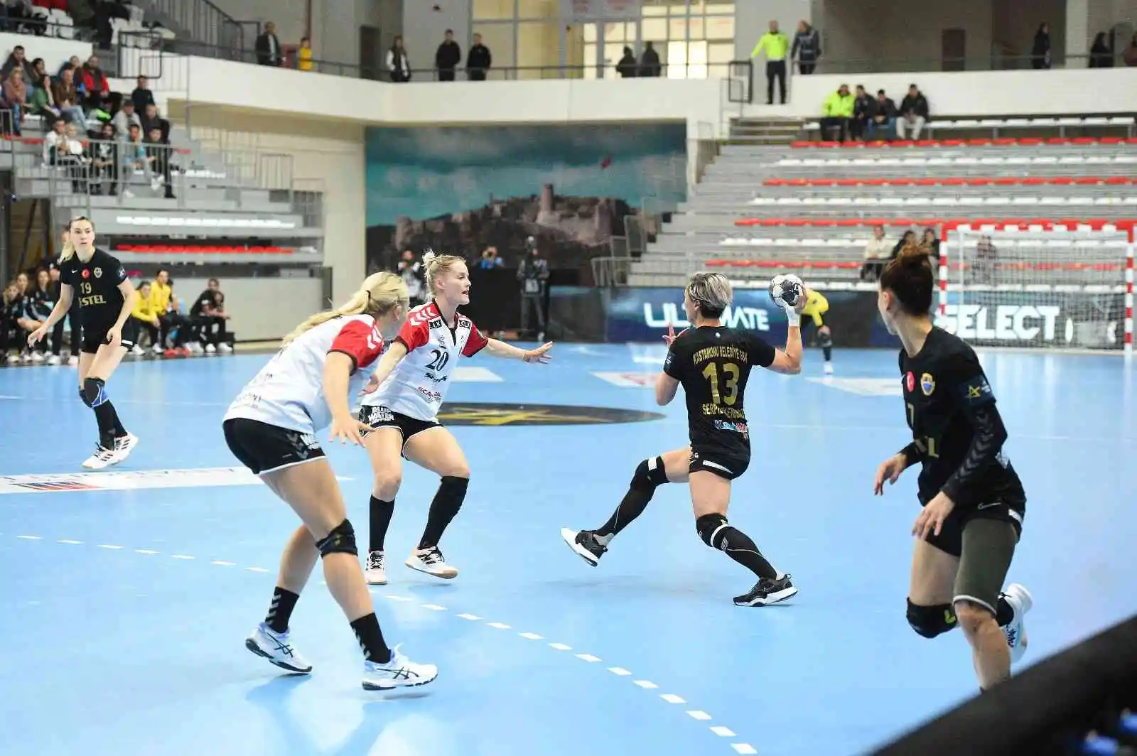 EHF Şampiyonlar Ligi: Kastamonu Belediyespor - Team Esbjerg: 27-43
