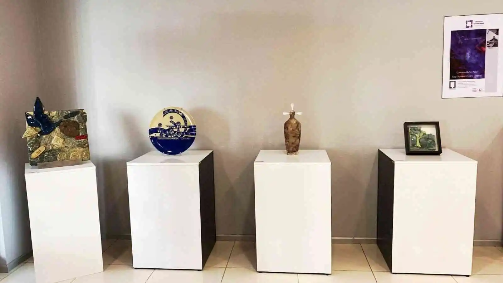 "Elibelinde" Uluslararası Seramik Bienali'nde