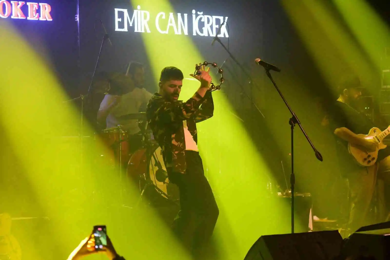 Emir Can İğrek Bursa’da sevenleri ile buluştu