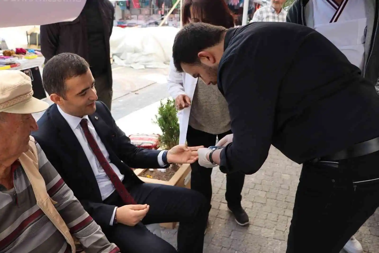 Emirdağ'da sağlık taraması devam ediyor
