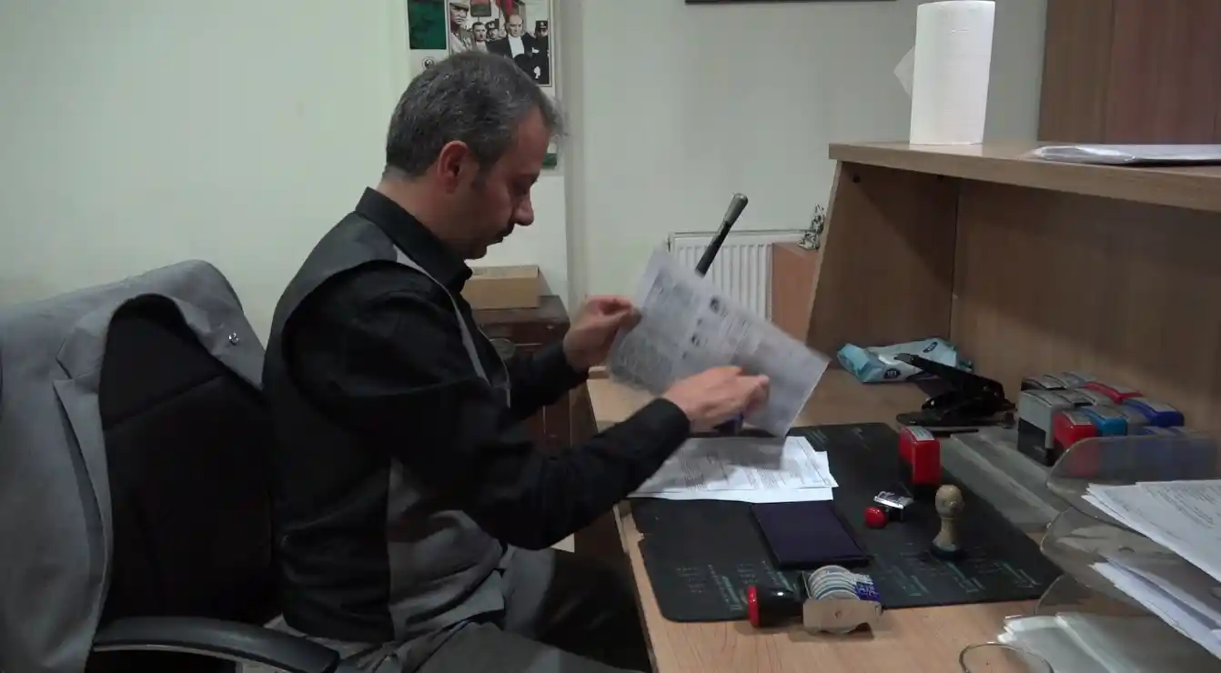Enkazdan 22.5 saat sonra kurtarılan Aydın hayata tutundu