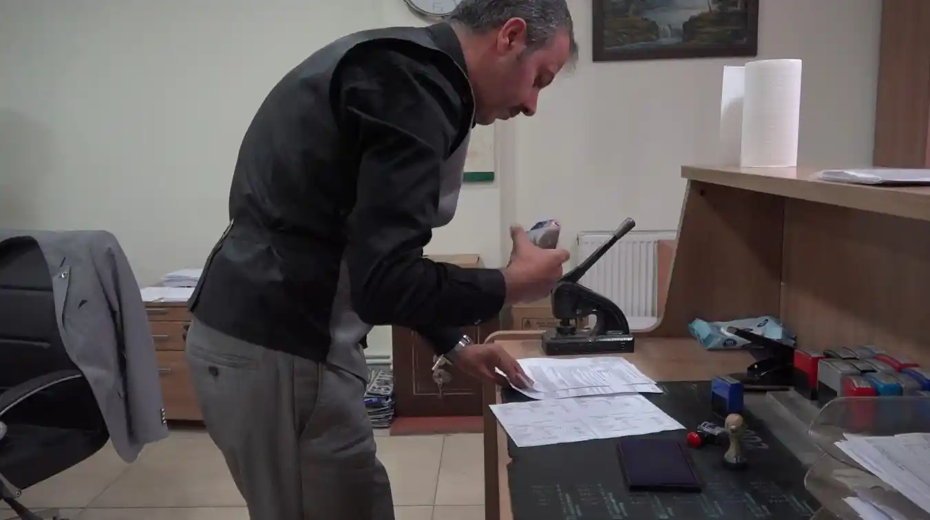 Enkazdan 22.5 saat sonra kurtarılan Aydın hayata tutundu