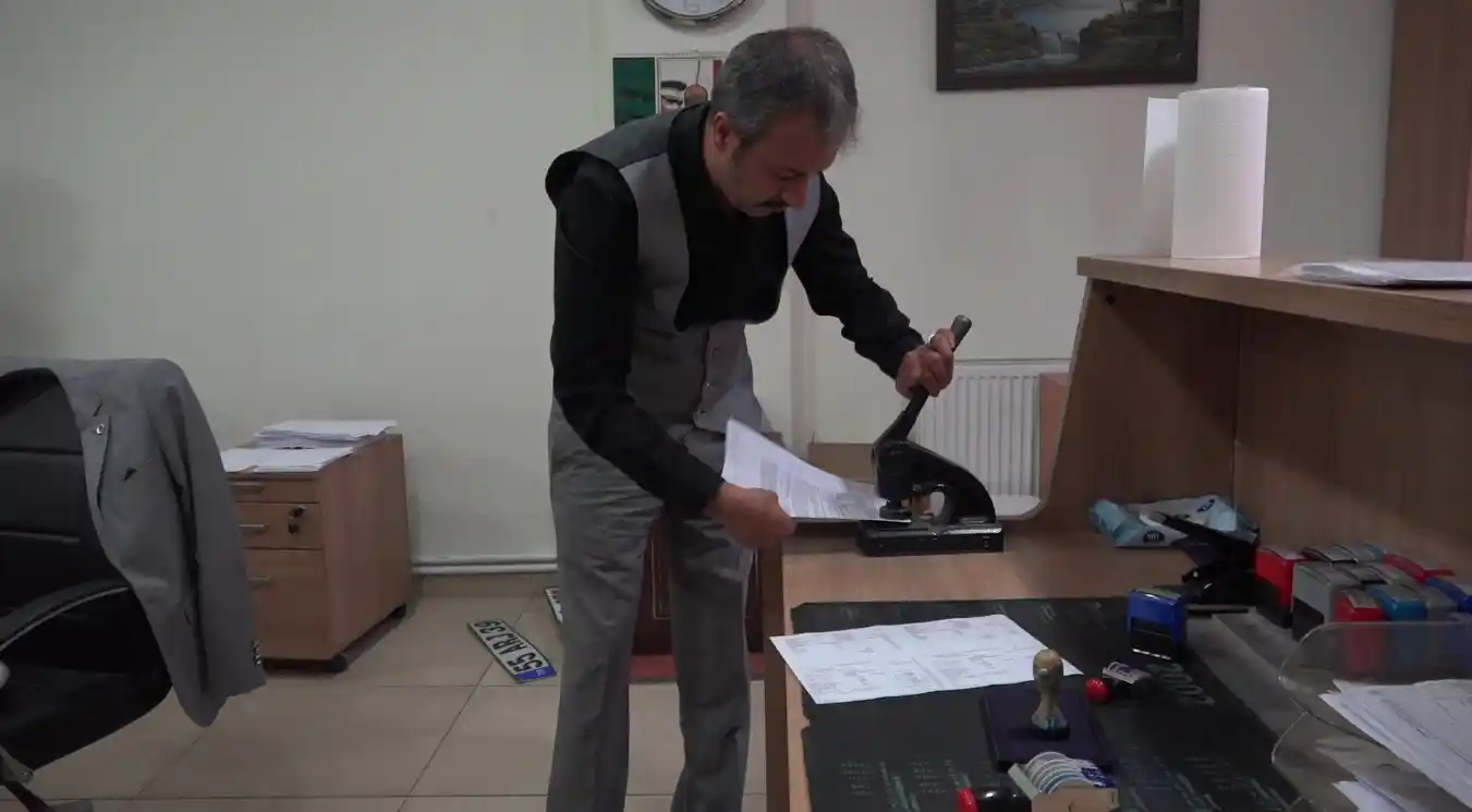 Enkazdan 22.5 saat sonra kurtarılan Aydın hayata tutundu