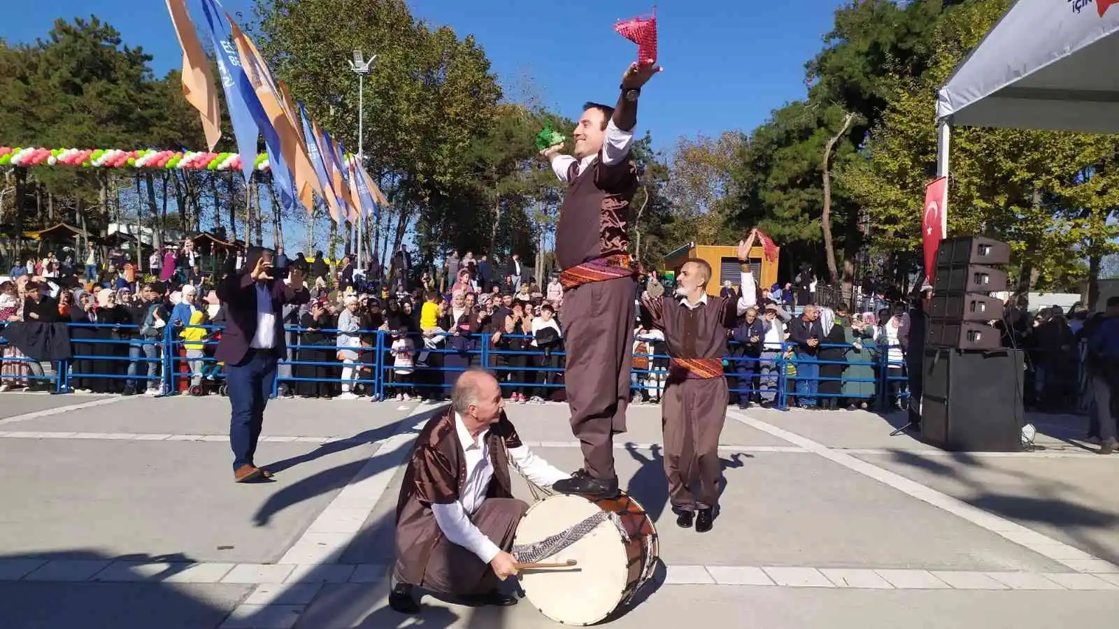 Esenler’de 5 ton çiğ köfte ikram edildi
