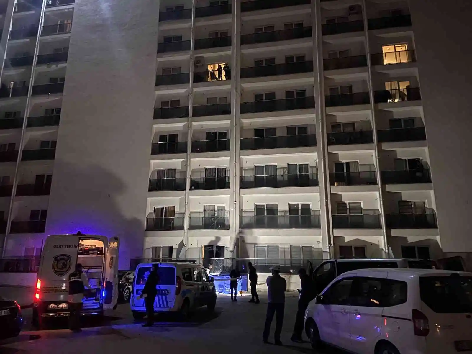 Esenyurt’ta şüpheli ölüm: Yabancı uyruklu genç 6. kattan düşerek hayatını kaybetti