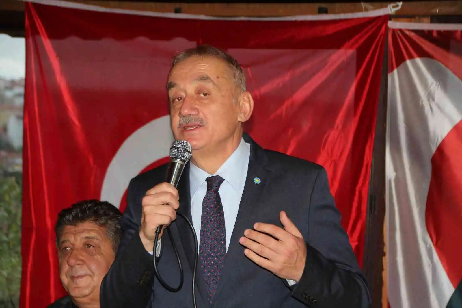 Eski Devlet Bakanı Bahattin Şeker İYİ Parti’ye geçti
