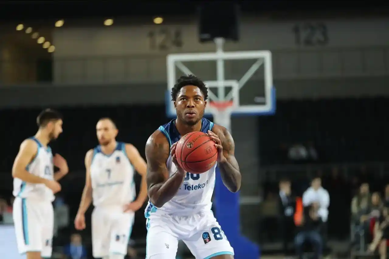 EuroCup: Türk Telekom: 75 - Paris Basketball: 90