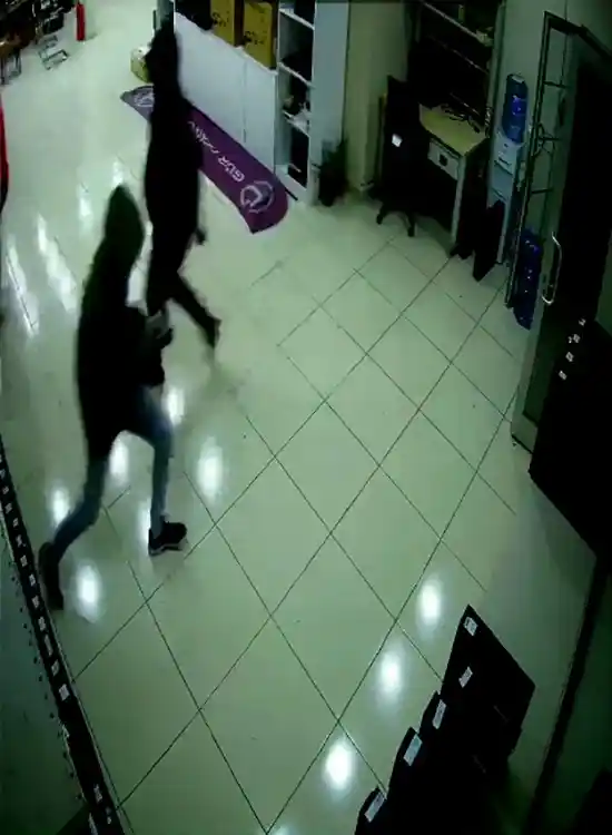 Eyüpsultan’da 40 saniyede 500 bin liralık soygun kamerada