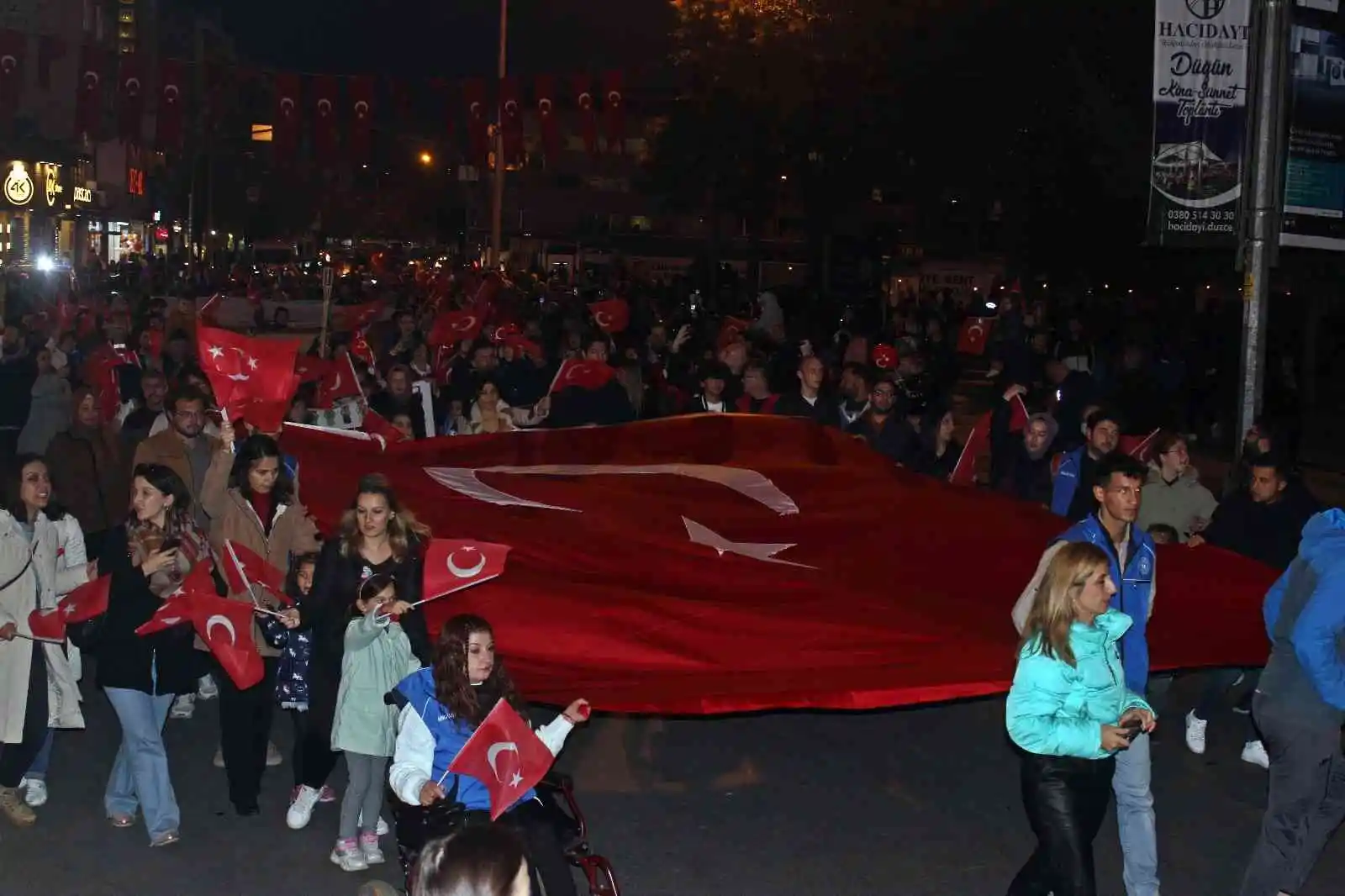 Fener alayında özel birey yürekleri kabarttı
