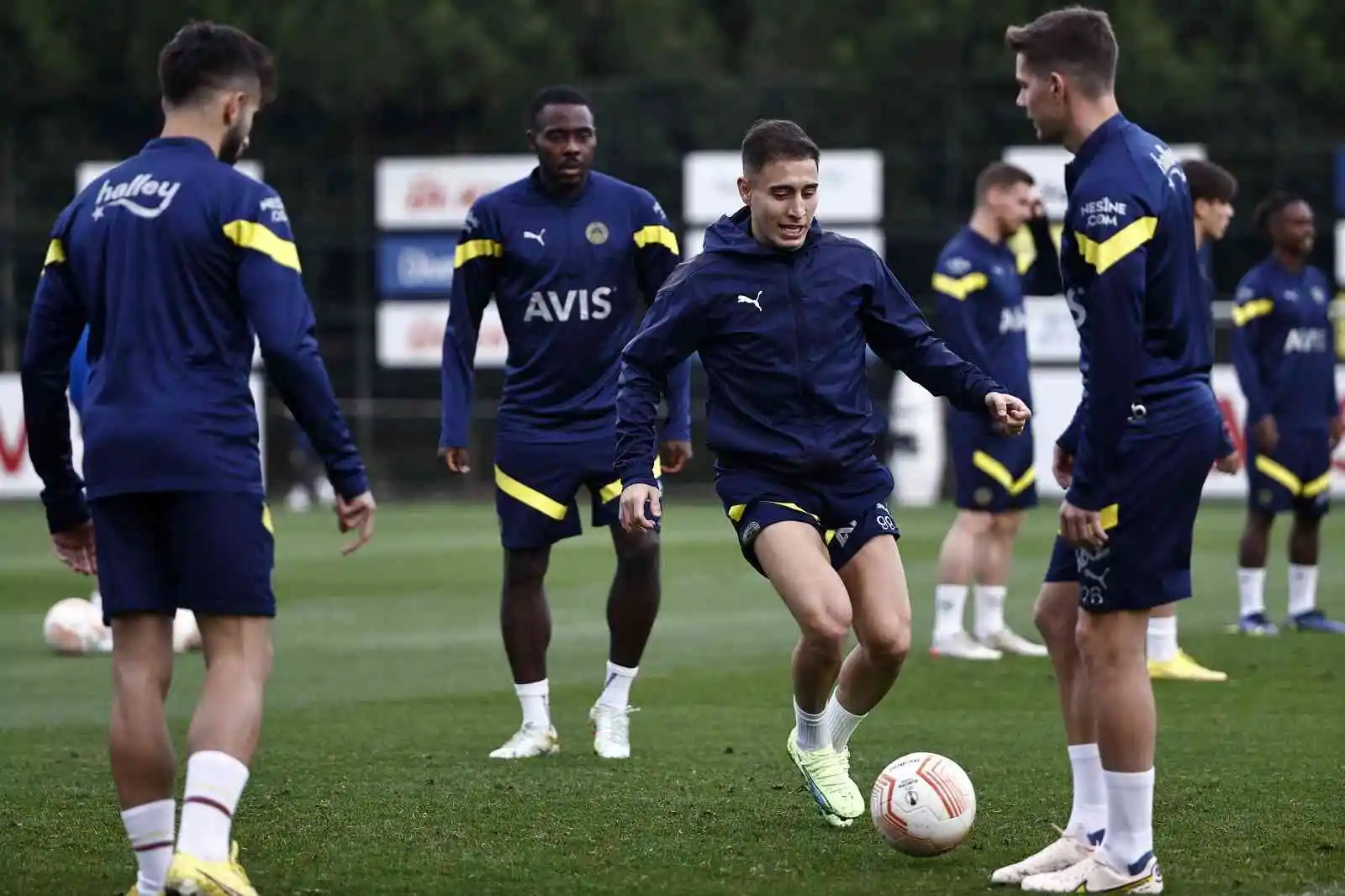 Fenerbahçe, AEK Larnaca maçı hazırlıklarına başladı