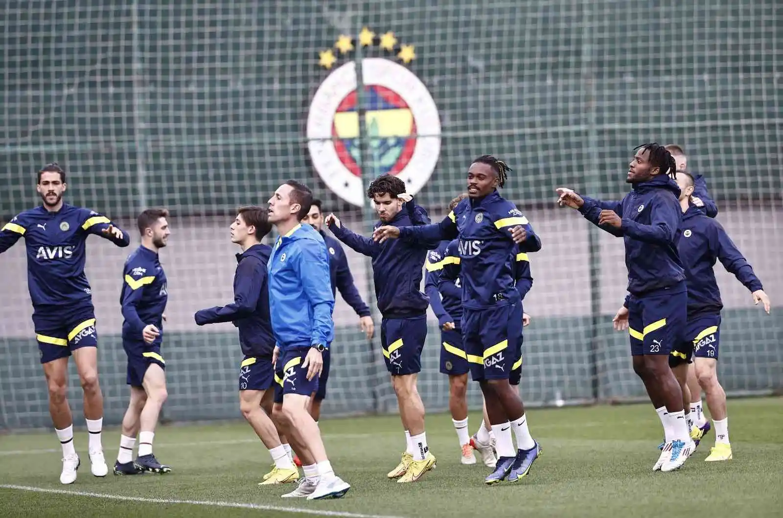 Fenerbahçe, AEK Larnaca maçı hazırlıklarına başladı