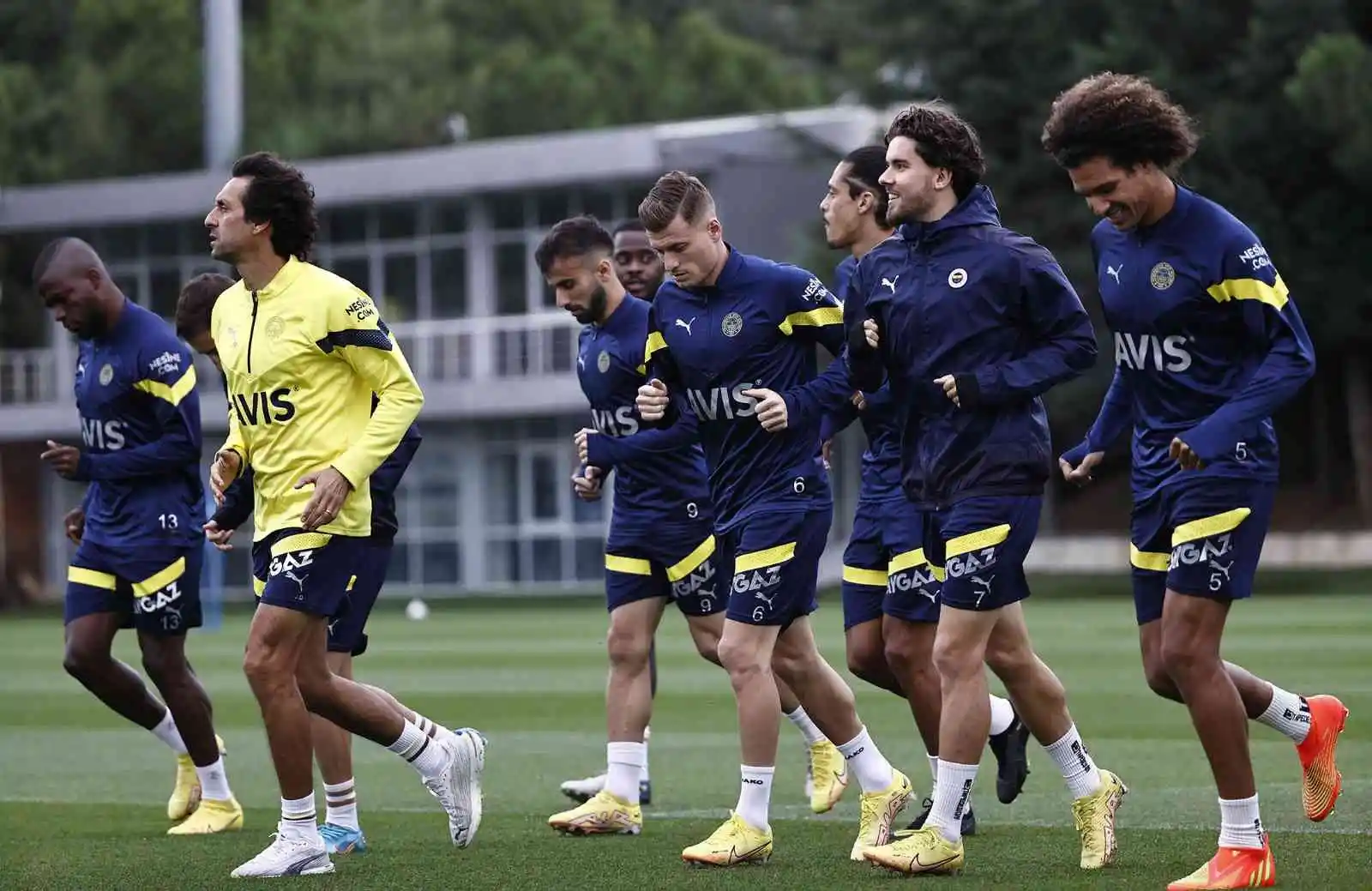 Fenerbahçe, AEK Larnaca maçı hazırlıklarını sürdürdü
