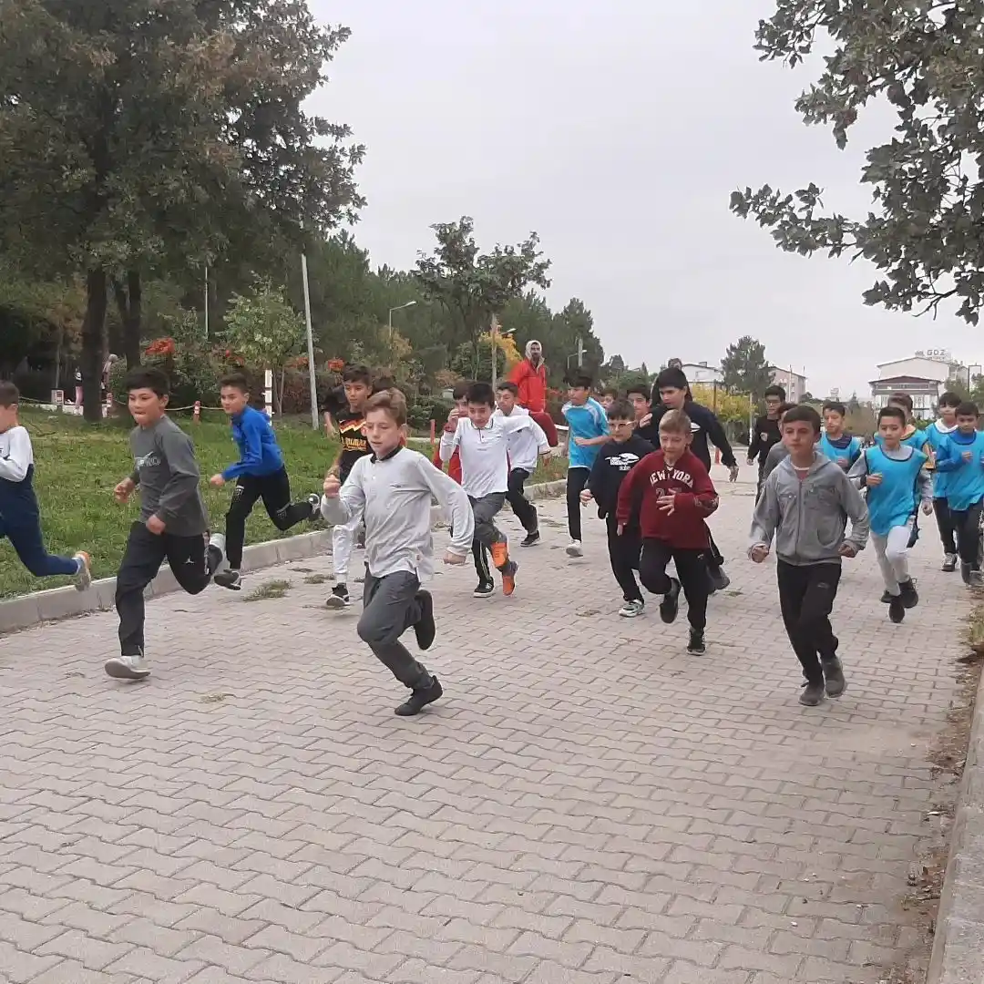 Gediz'de 29 Ekim Cumhuriyet Bayramı Koşusu düzenlendi
