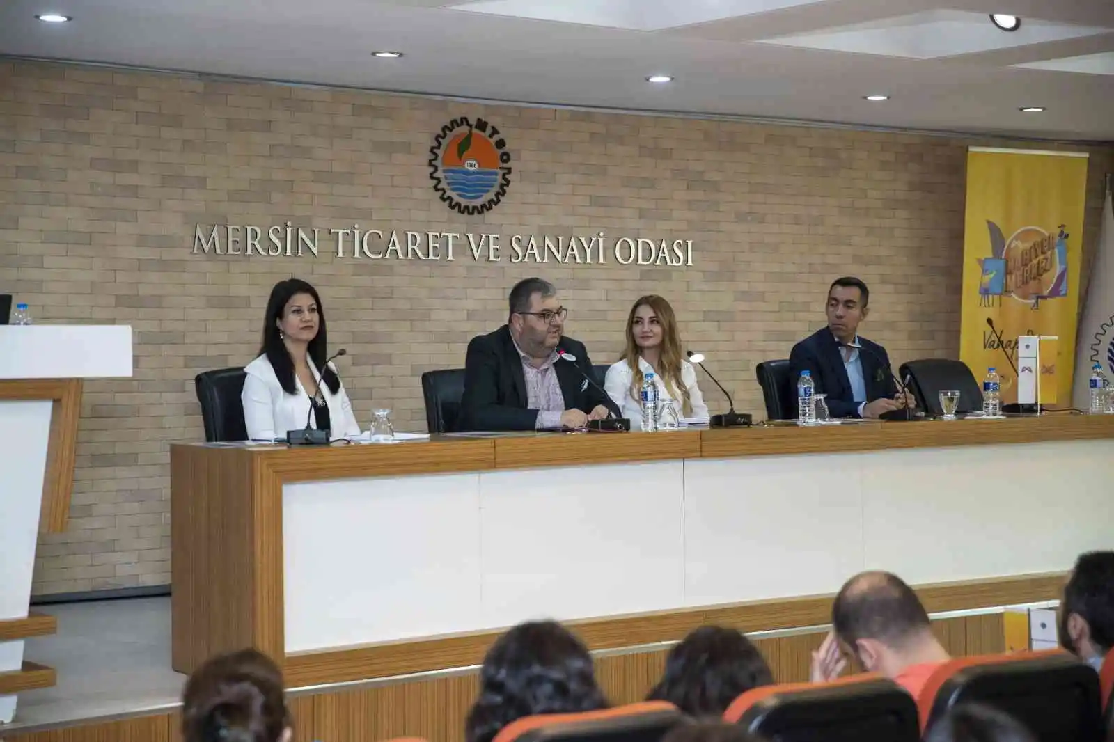 Gençler Kariyer Merkezi ile geleceğe hazırlanıyor