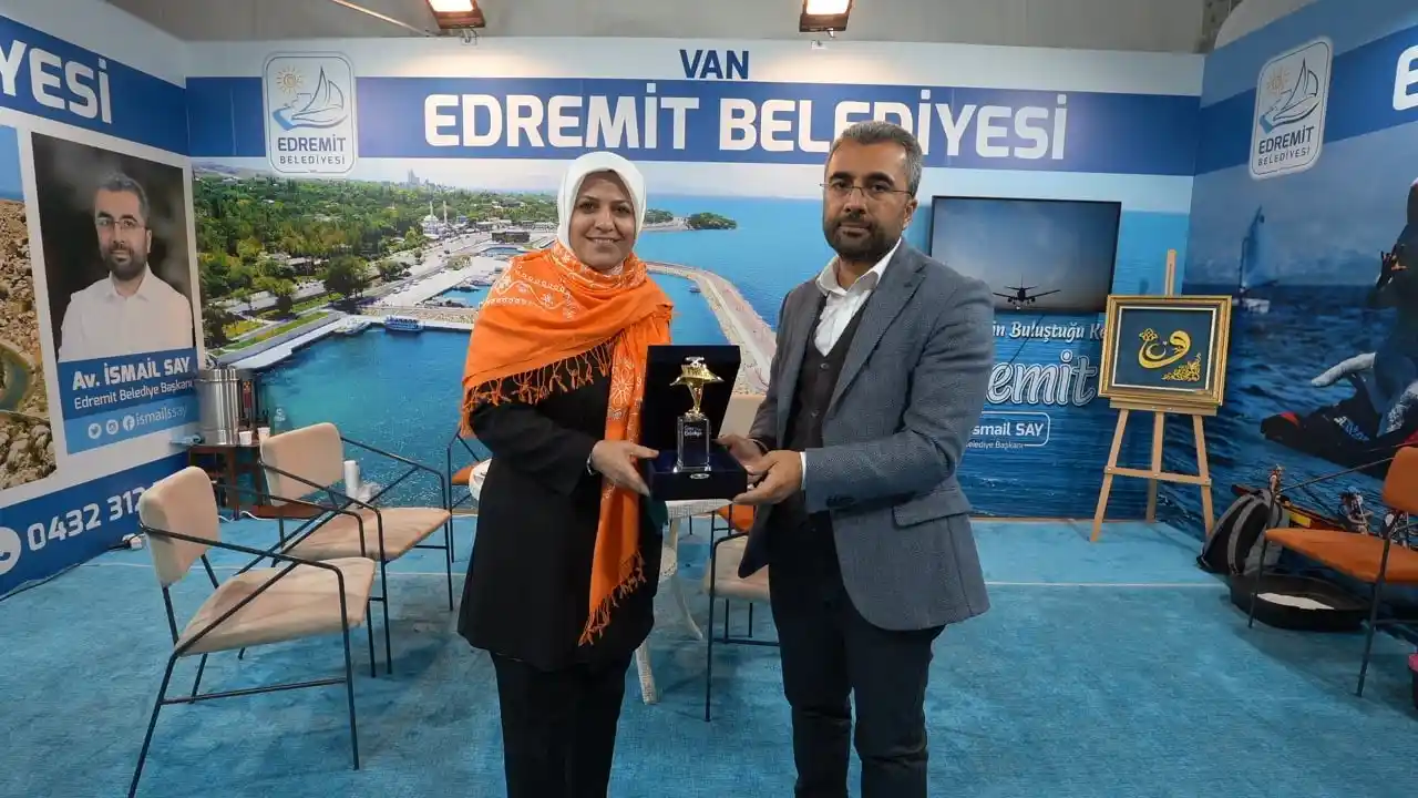 Gençlik projeleri dalında Edremit Belediyesi'ne ödül
