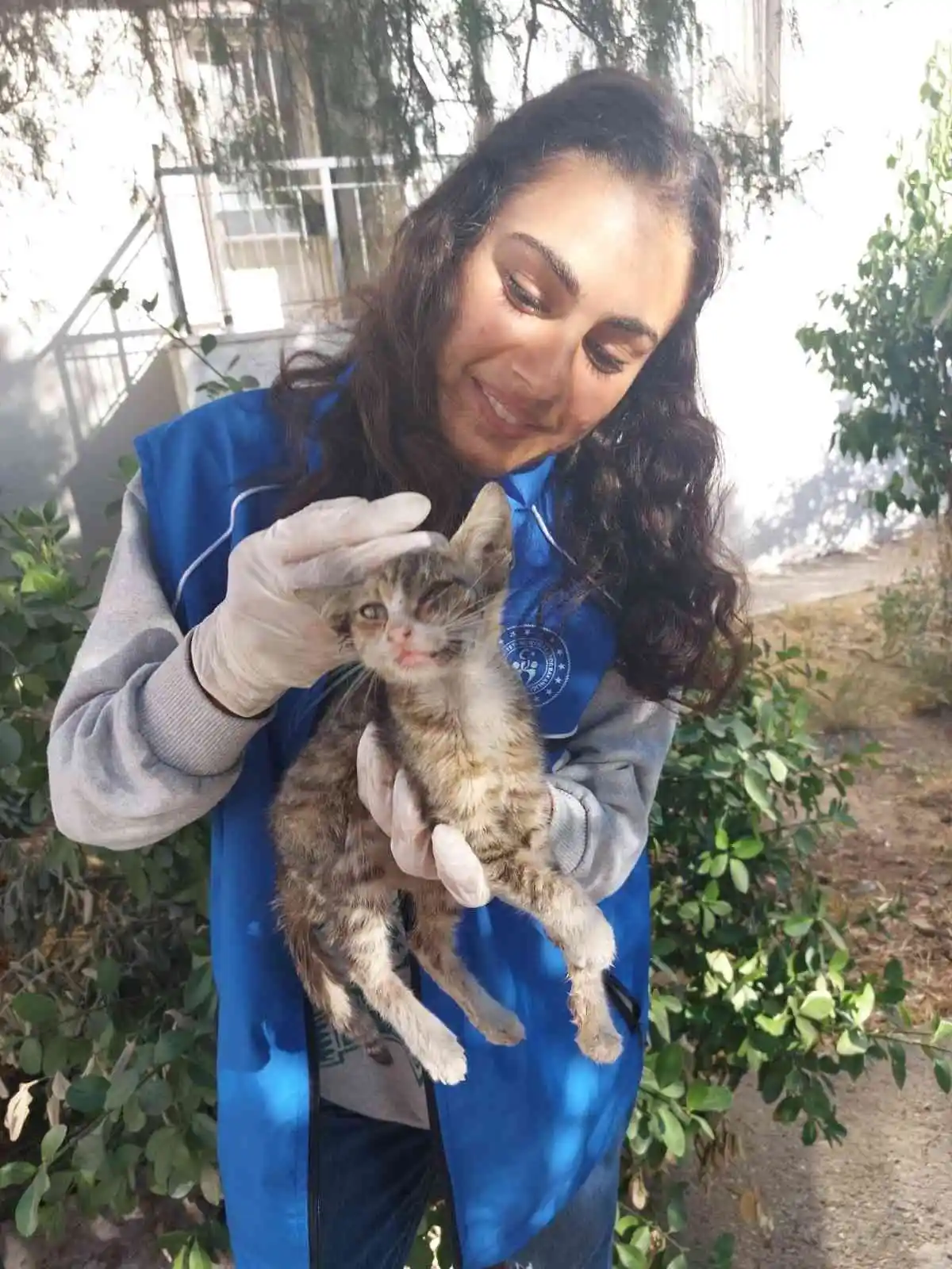 Germencikli gençler sokak hayvanlarını unutmadı