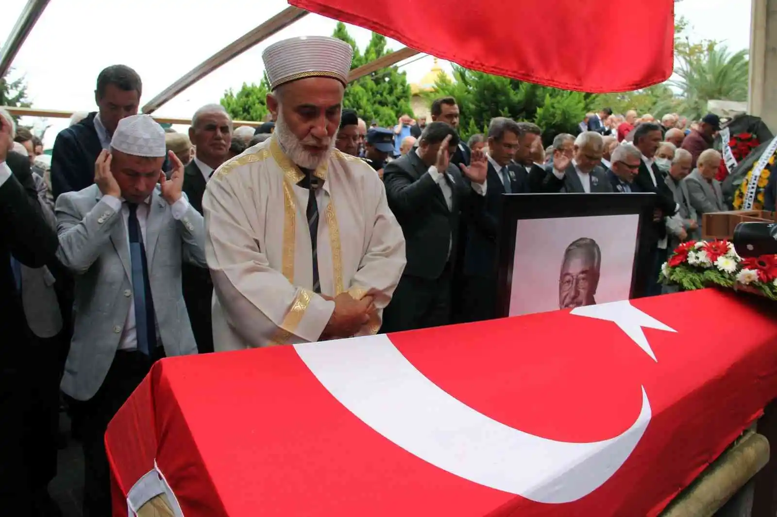 Giresun eski milletvekili ve Sağlık Bakanlığı müsteşarı Ergun Özdemir’e son görev