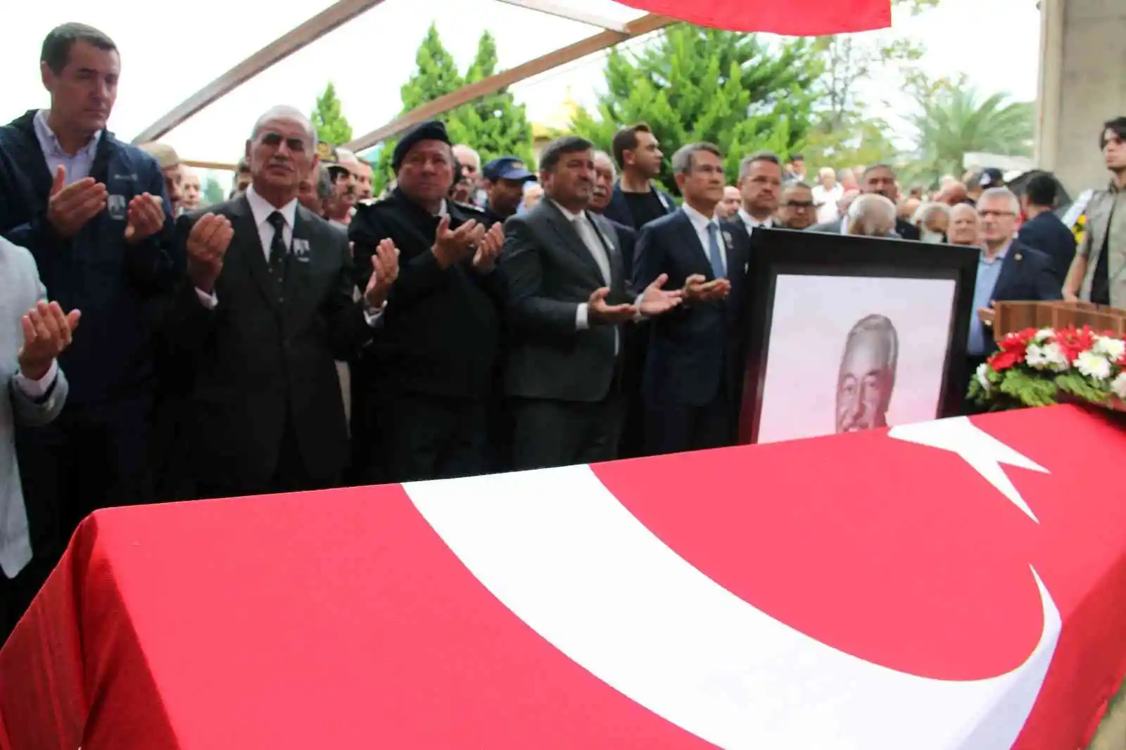 Giresun eski milletvekili ve Sağlık Bakanlığı müsteşarı Ergun Özdemir’e son görev