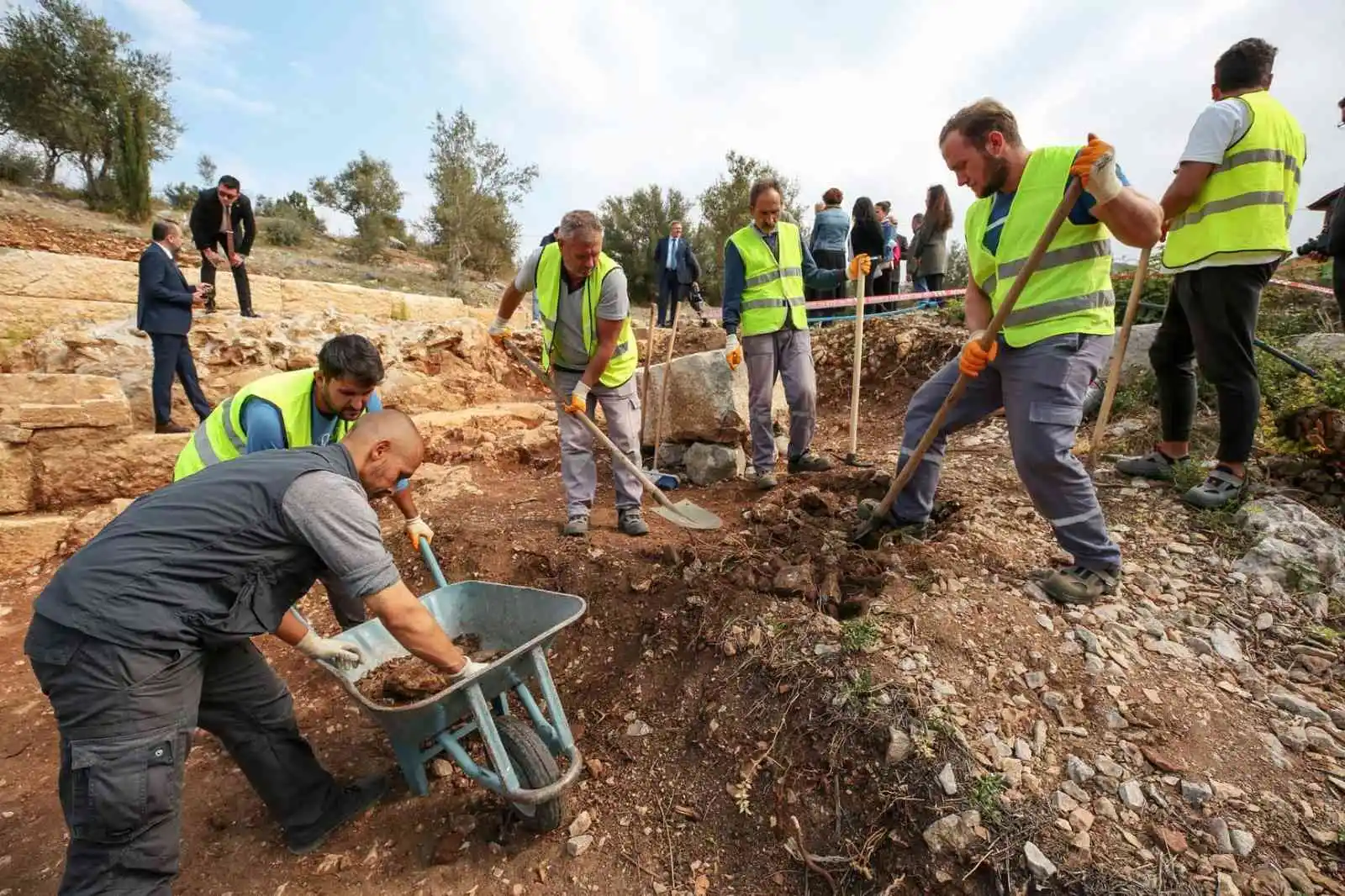 Gölyazı'da 2500 yıllık tarih gün yüzüne çıkıyor