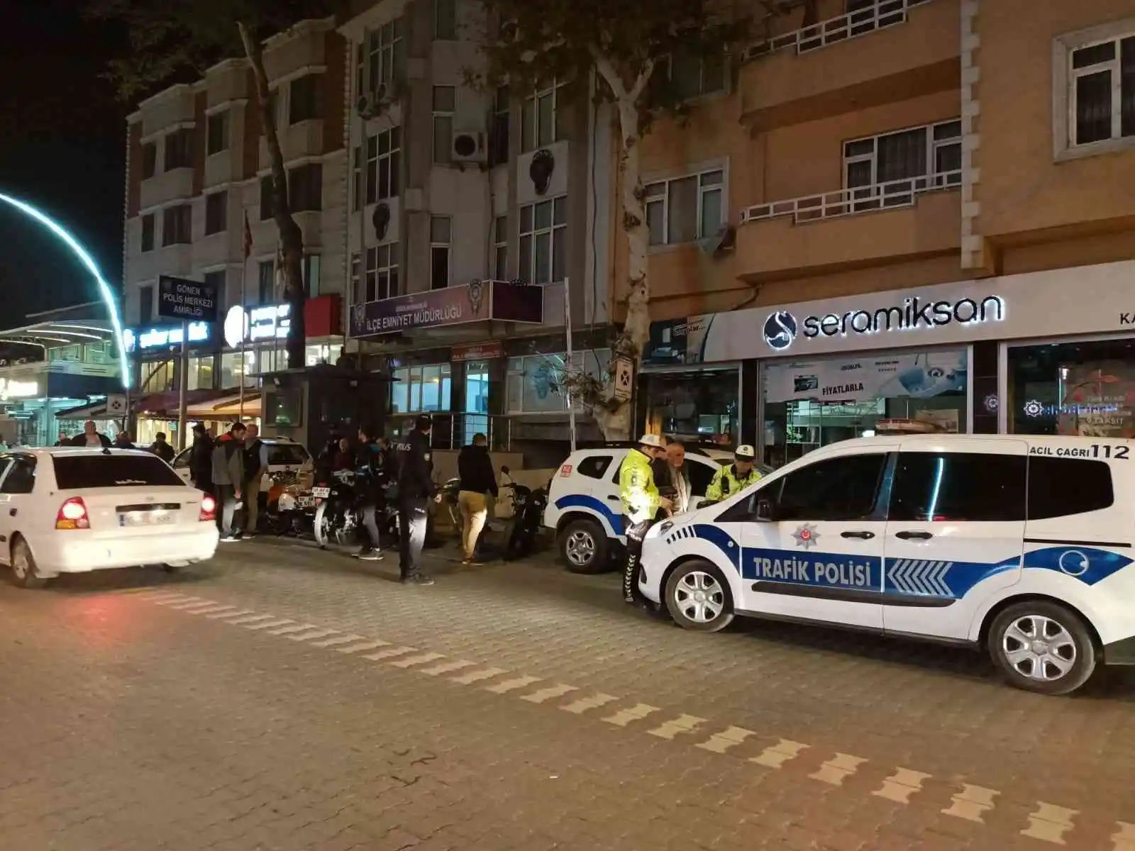 Gönen'de motosiklet sürücülerine denetim