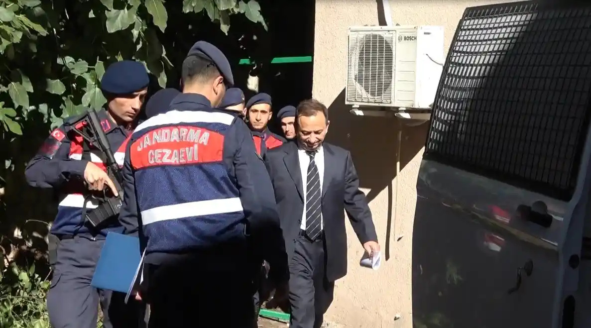 Görevden alınan CHP'li Semih Şahin'in 12 yıla kadar hapis talebiyle yargılandığı davanın ikinci duruşması görüldü