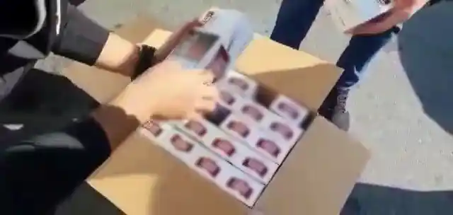 Görevden ihraç edilen astsubay 1 milyon 770 bin kaçak makaronla yakalandı
