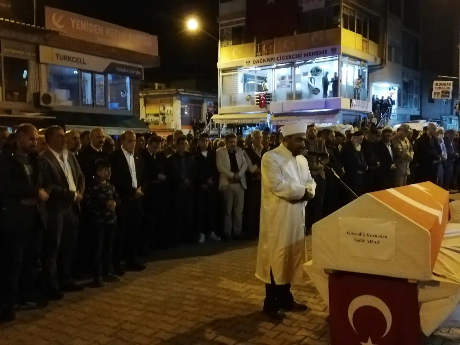 Göreve giderken kazada hayatını kaybeden köy korucusu son yolculuğuna uğurlandı
