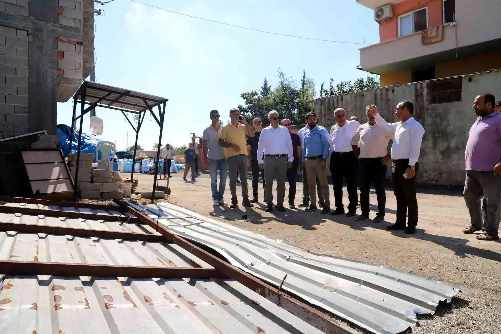 Gültak, hortumdan etkilenen bölgelerde incelemelerde bulundu
