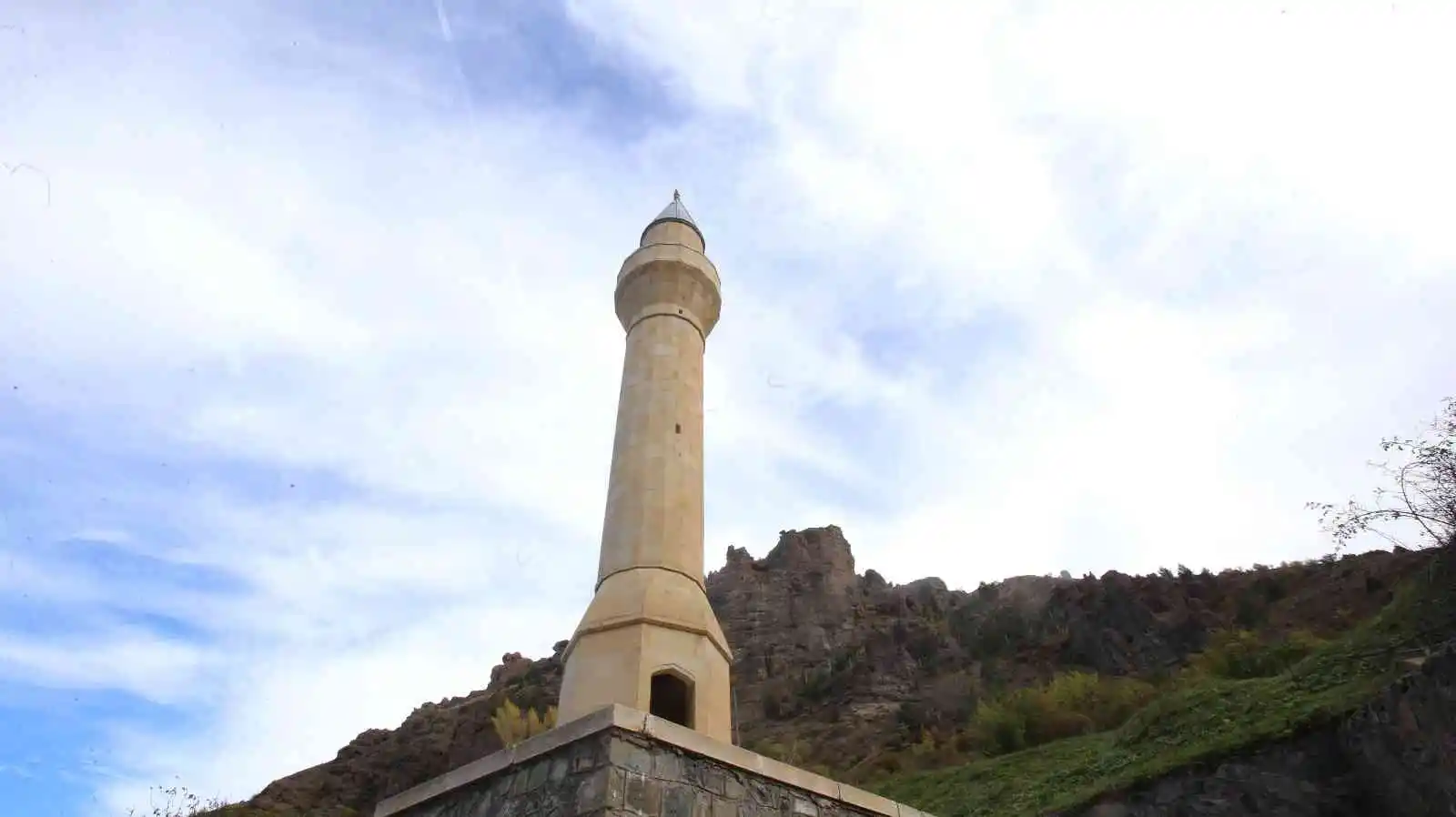 Gümüşhane’nin öksüz minareleri