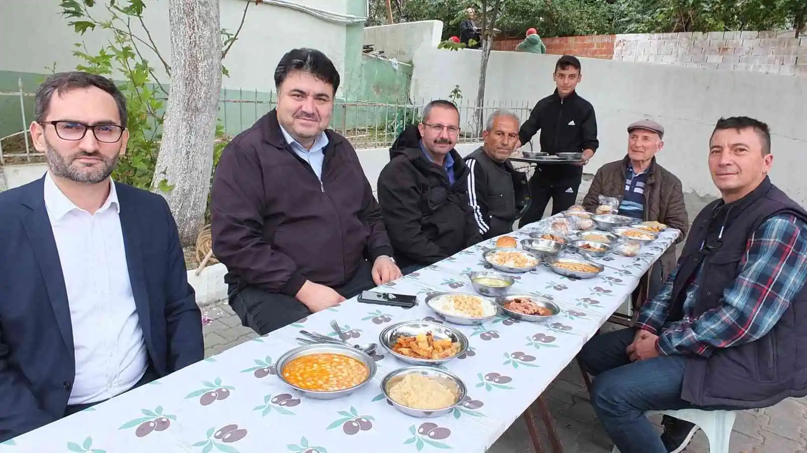 Havran Kocadağ'da çiftçi hayrı yoğun ilgi gördü
