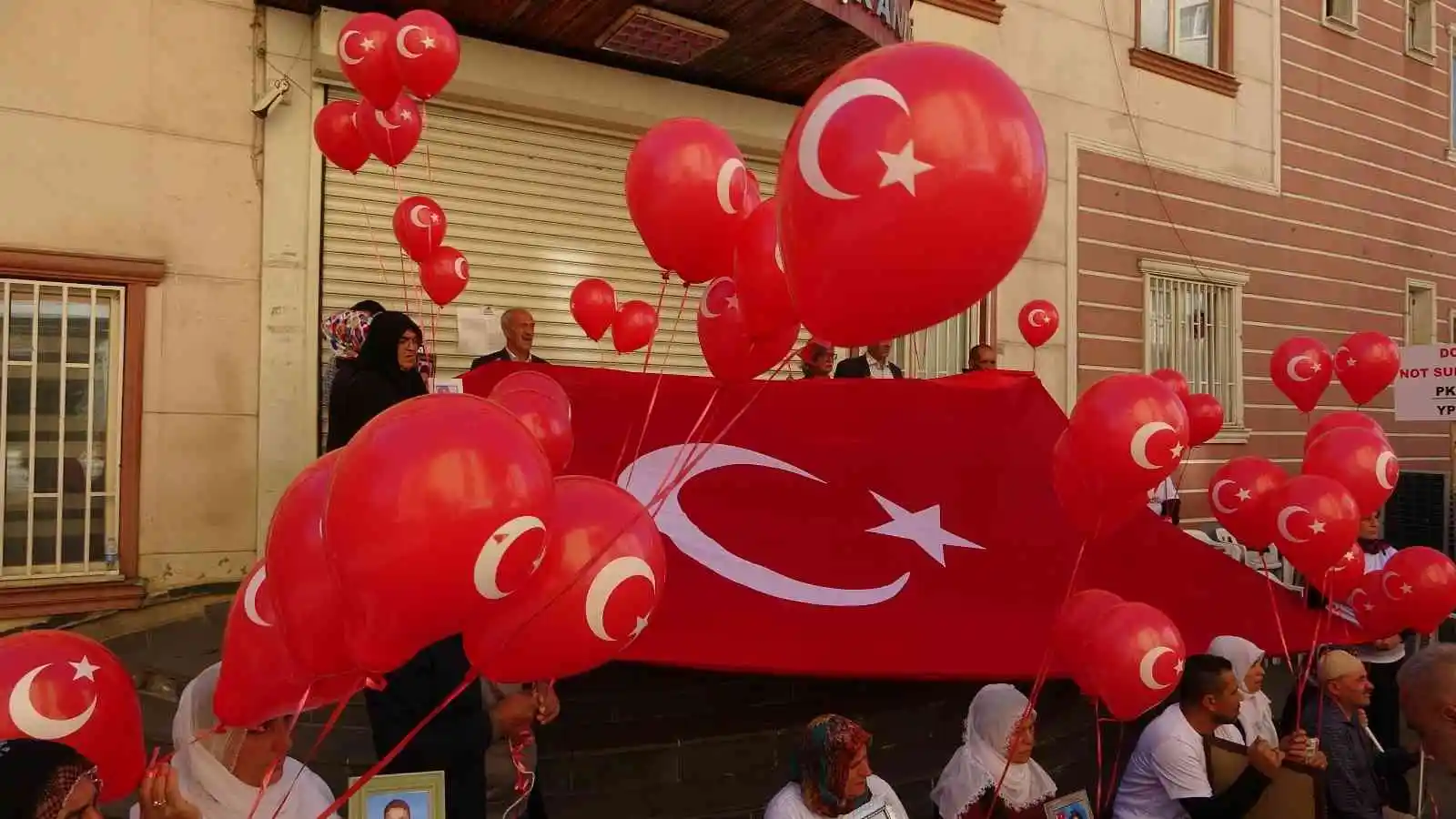 HDP önünde evlat nöbeti tutan aile sayısı 319’a yükseldi