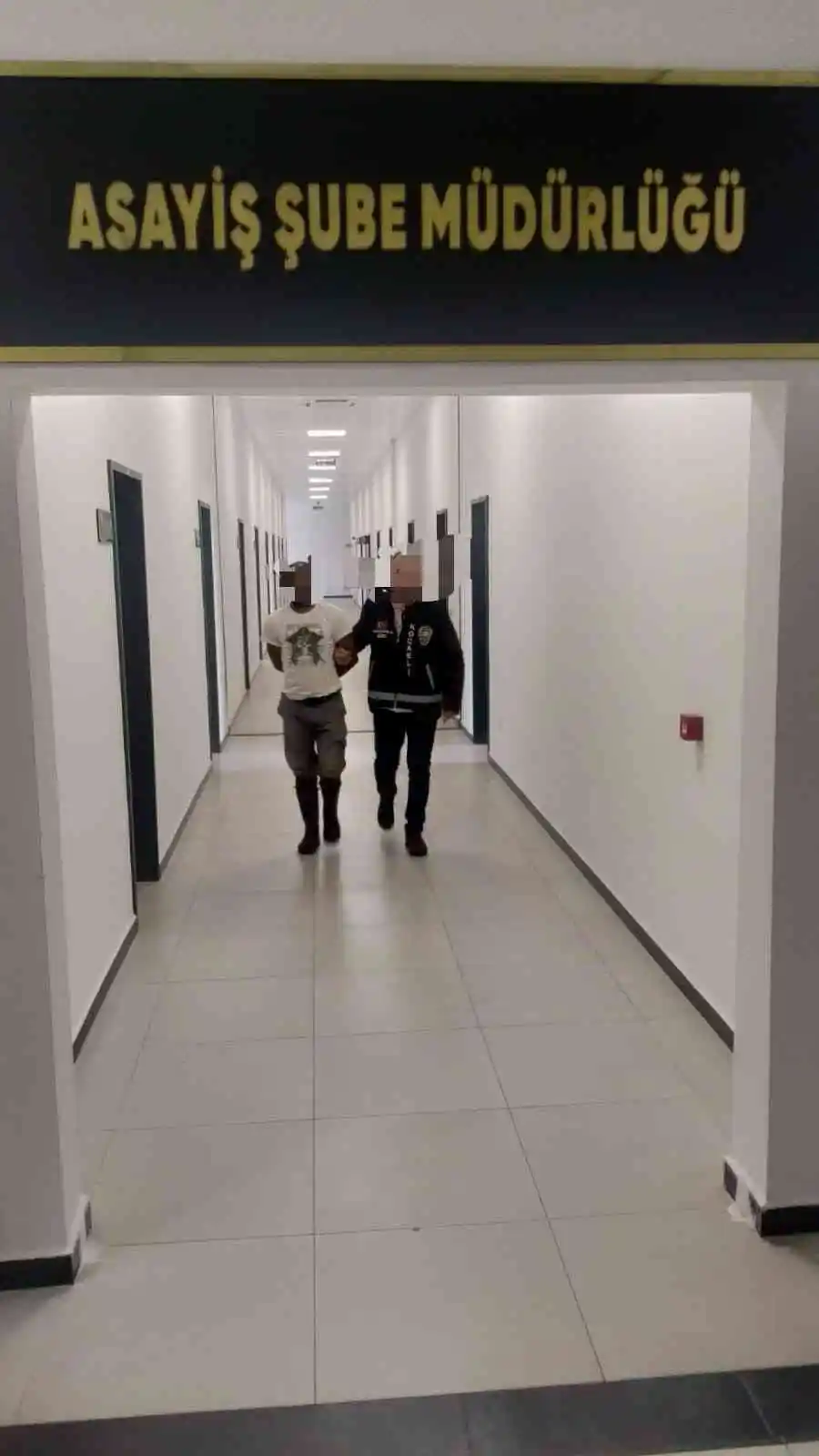 Hırsızlık suçundan 17 yıl hapisle aranan şahıs yakalandı
