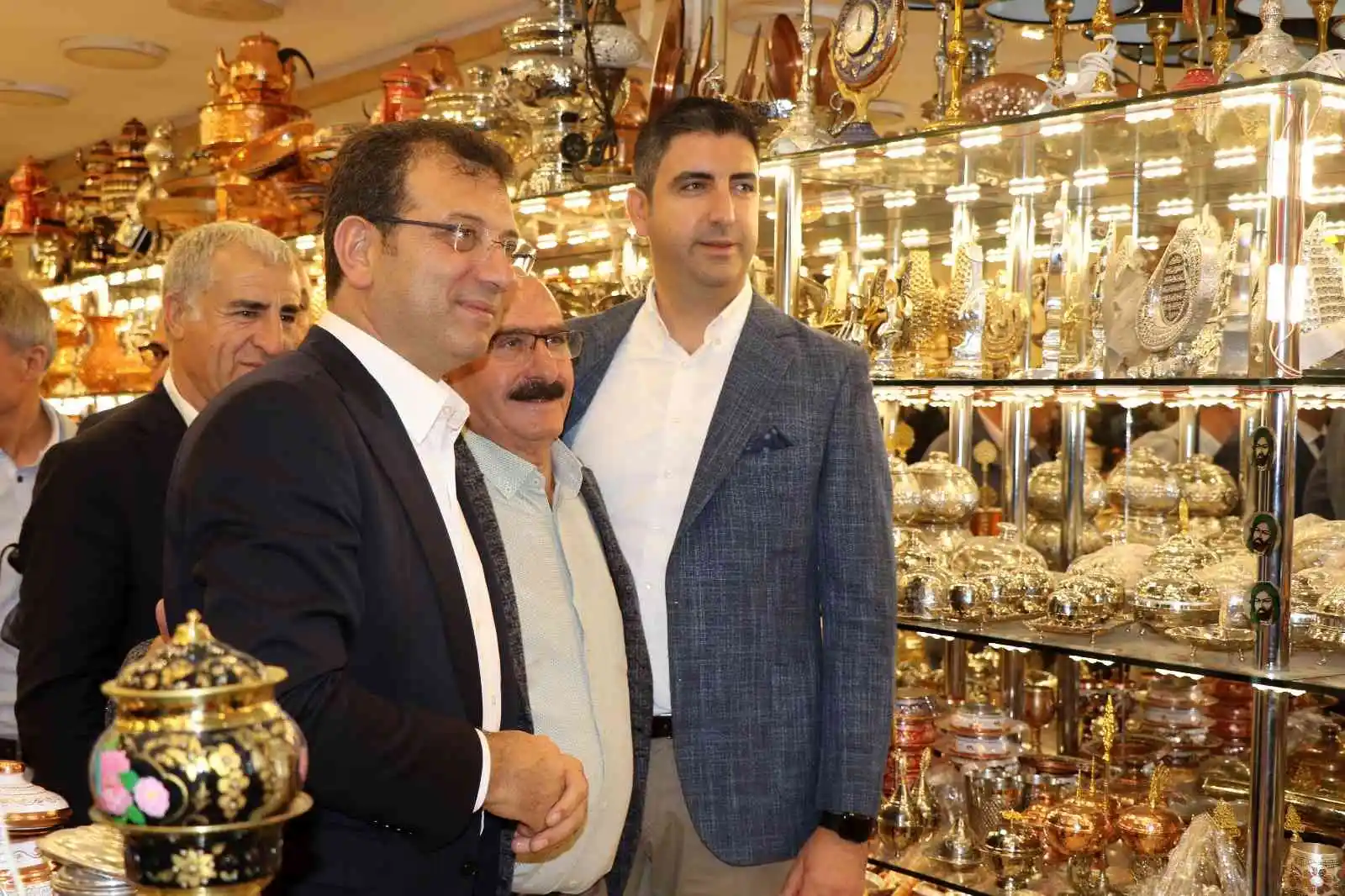 İBB Başkanı İmamoğlu Erzincan’da esnafla buluştu