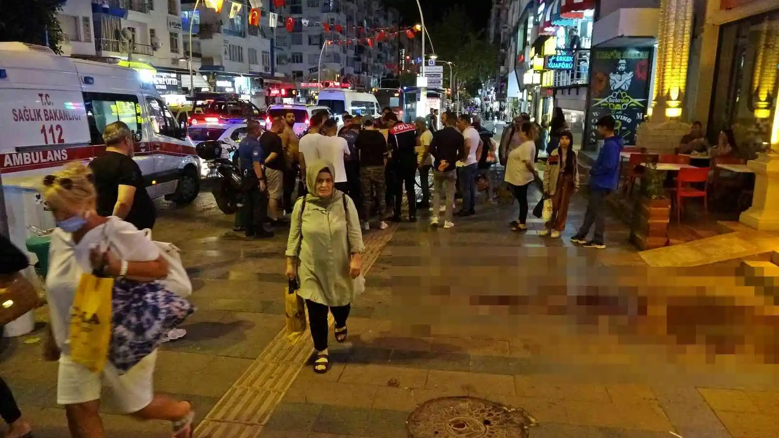 İki kişinin kavgasına dahil oldu, kasığından bıçaklandı
