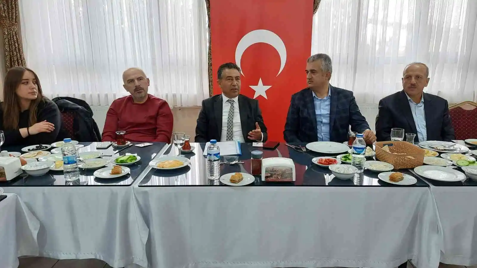 İl Milli Eğitim Müdürü Güney, basın mensuplarıyla bir araya geldi